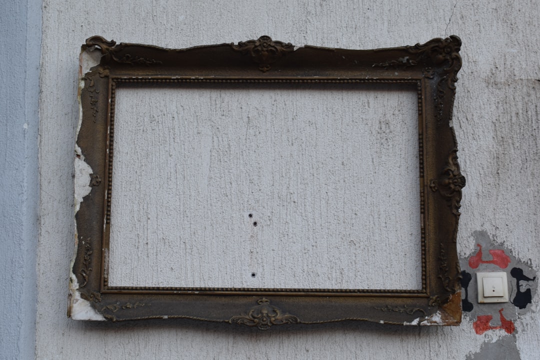 Photo door frame capping