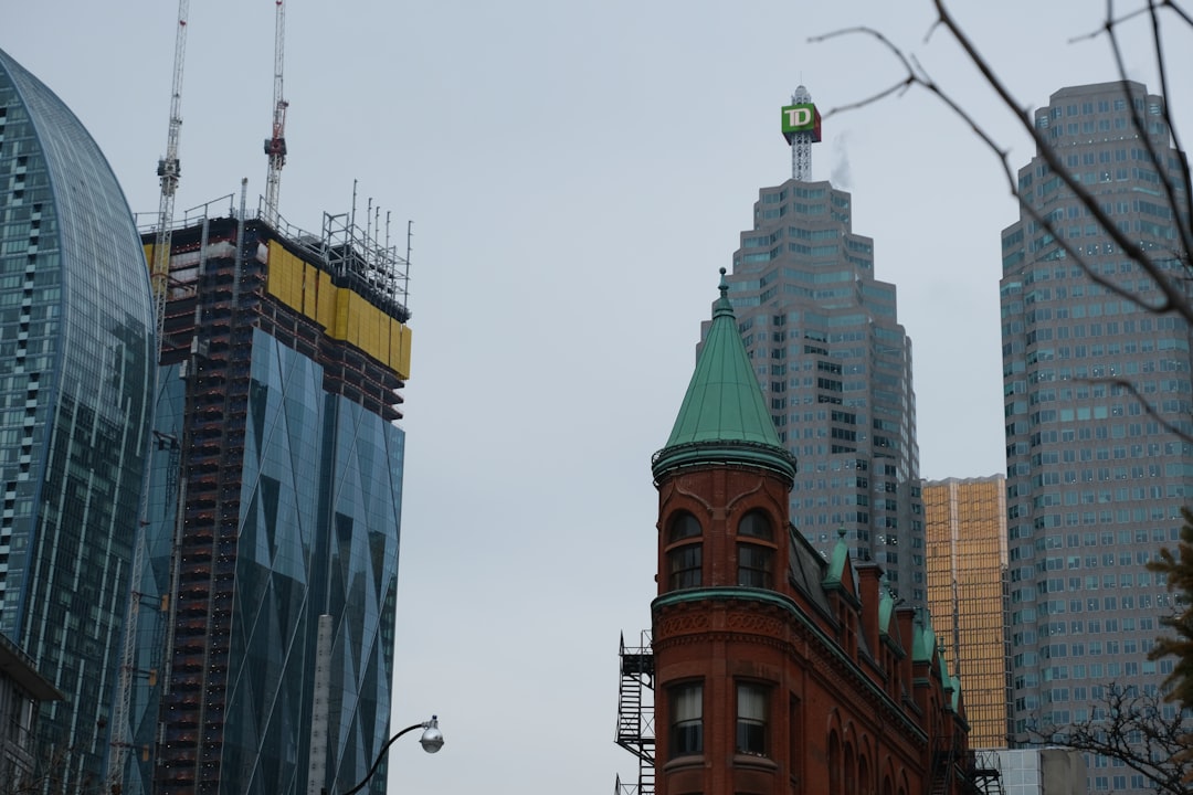 Photo exterior renovation Toronto