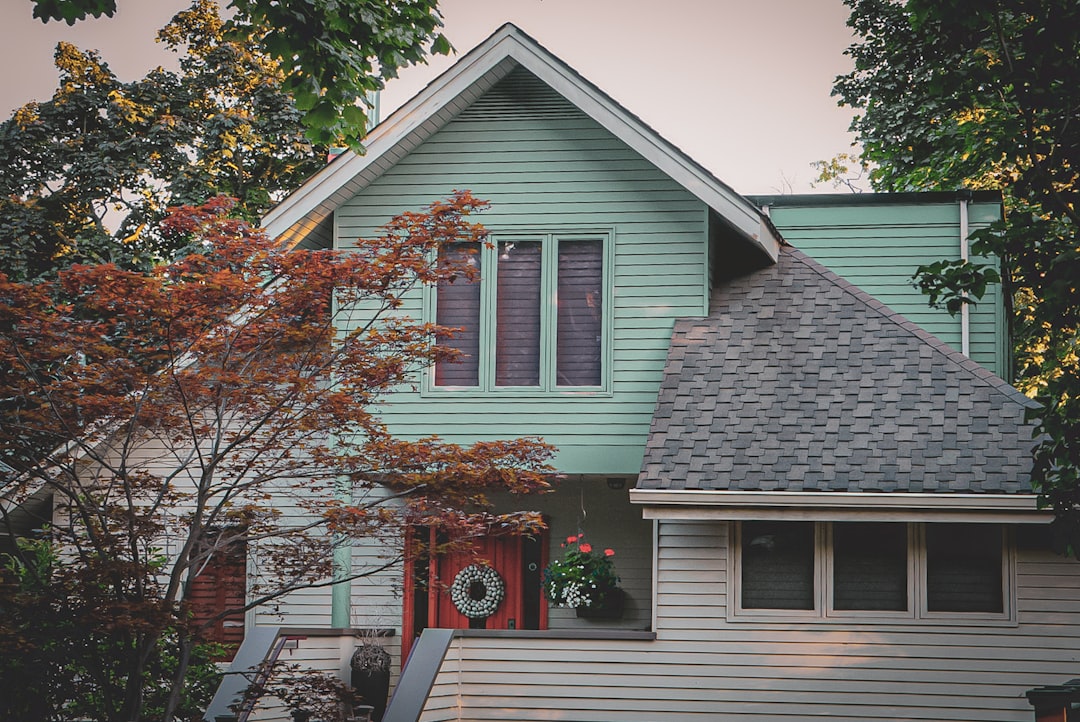 Photo dormer siding Ontario